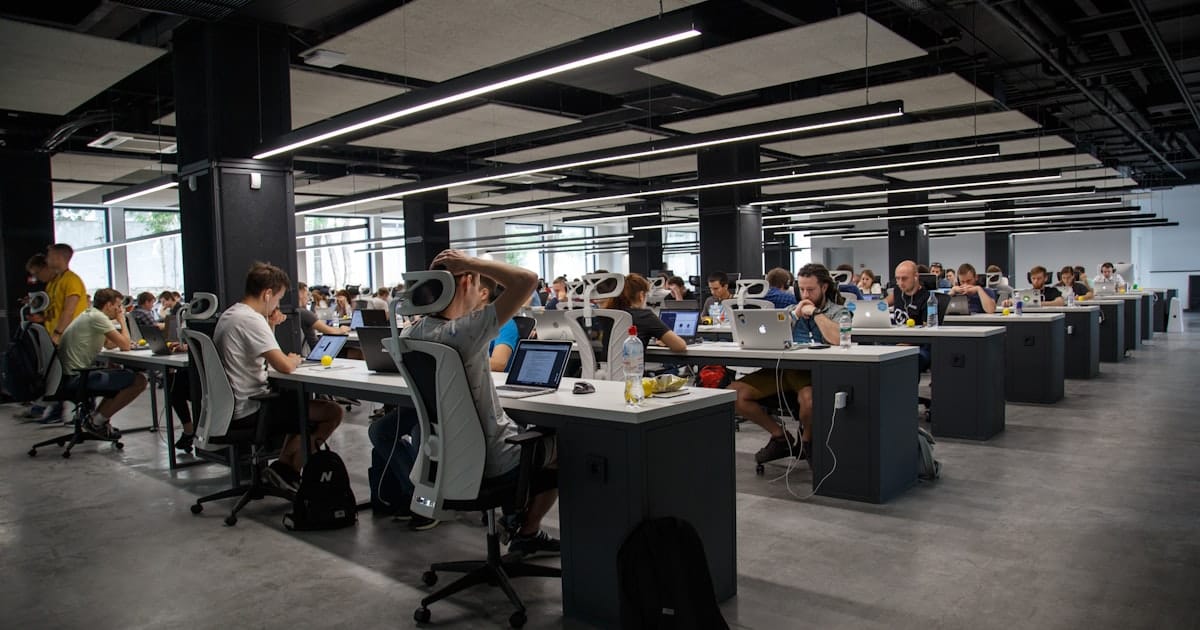 Edge-First Economics: How Egress Fees and Migrations Are Rewriting the Cloud Pricing Playbook